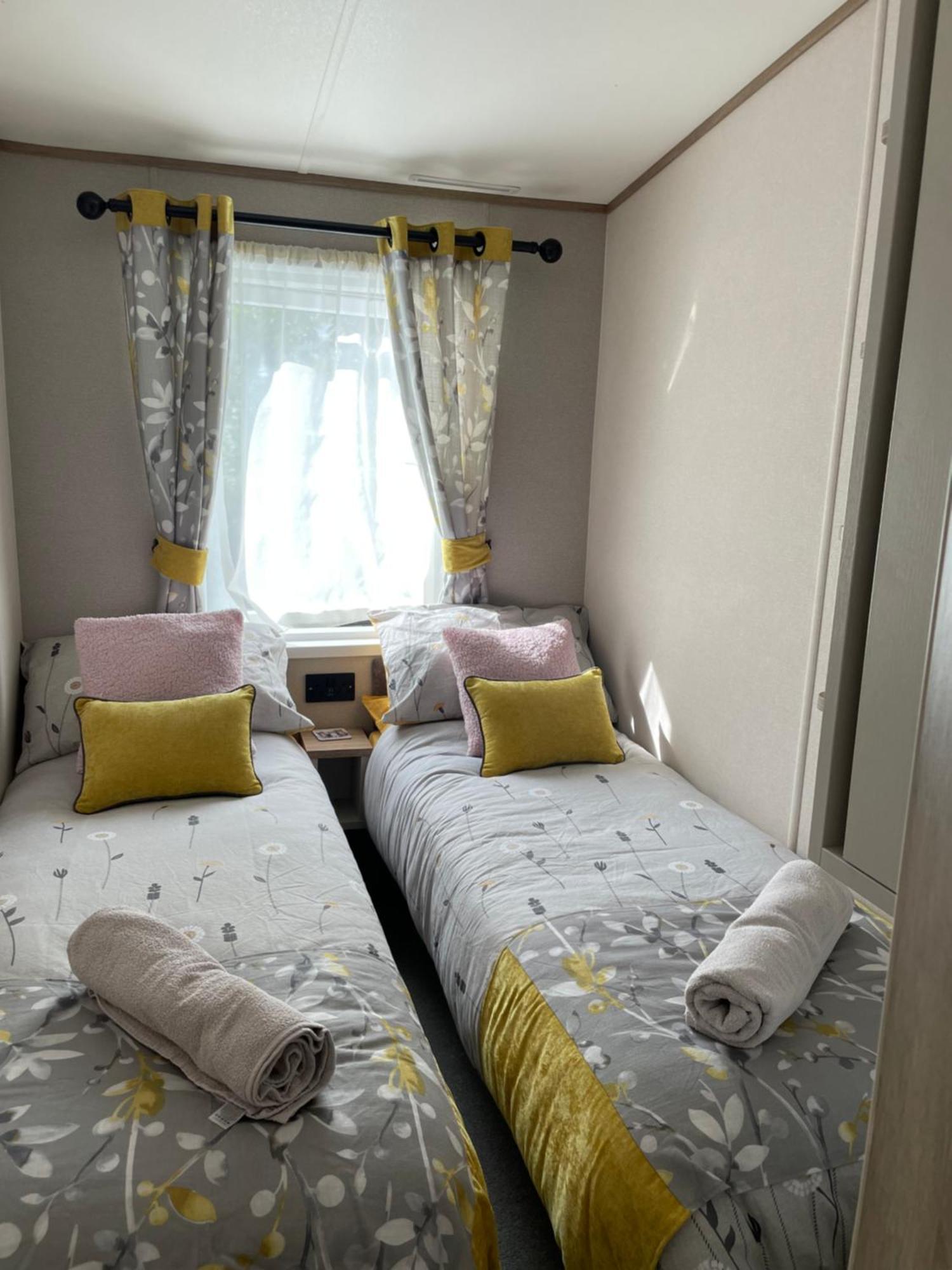 Ellis Retreats At Tattershall Lakes Lincoln Exterior foto
